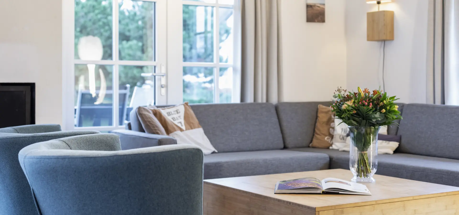 zithoek met bank en fauteuil