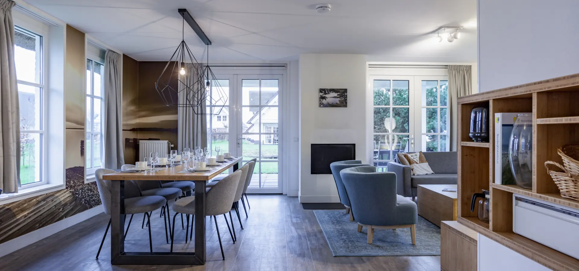 woonkamer, eettafel, openhaard, zithoekEdgar Works 2022 NWV MG 5140