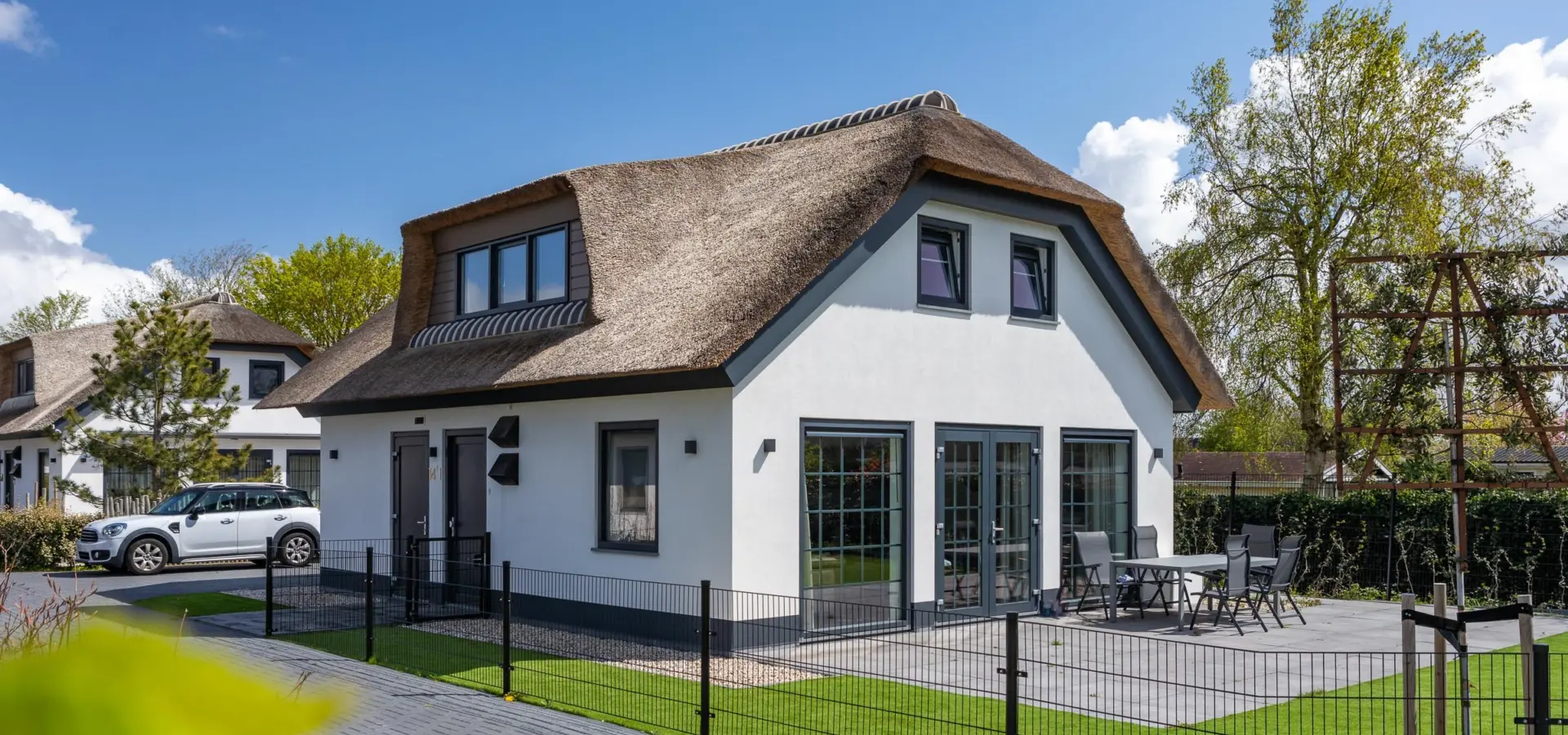 tuinzijde kwikstaart met terras
