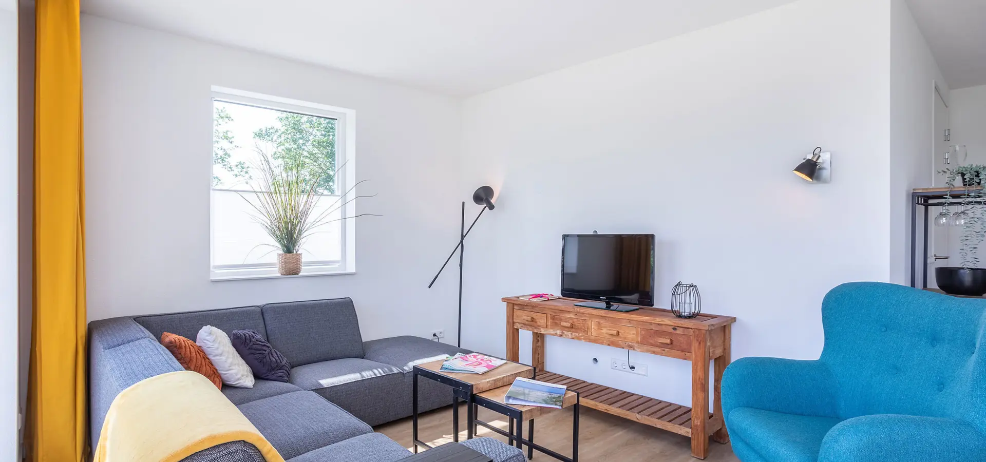 Eethoek met televisie